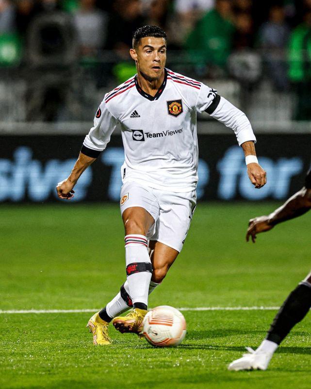 乐鱼体育娱乐关于C罗回归赛场，战术调整首场状态亮眼，巴黎圣日耳曼观众沸腾！的信息